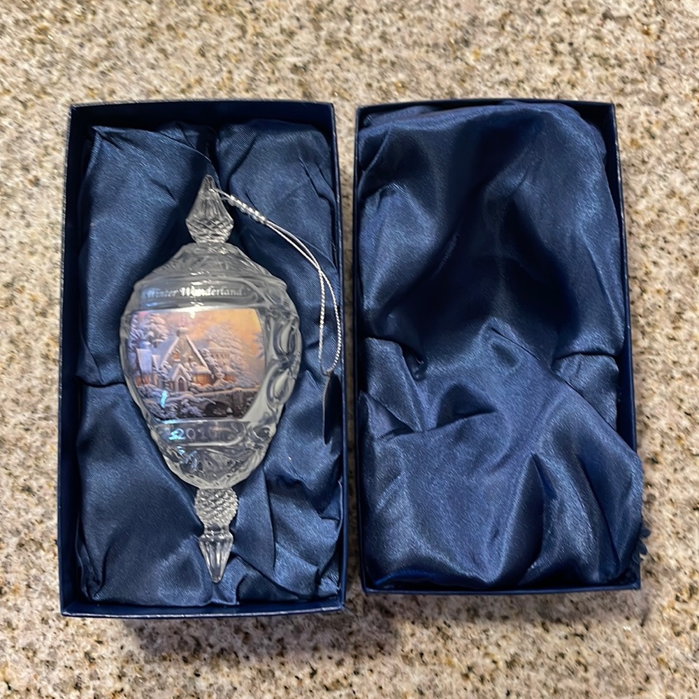 The Bradford Exchange 2016 Thomas Kinkade Ornament